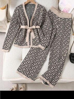 2-Piece Jacquard Set – V-Neck Cardigan & High-Waisted Straight Pants (Size 14Y)